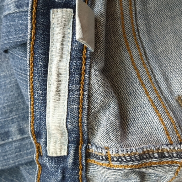 DKNY SOHO Jeans Women's Size 8 Blue Flare Distressed Faded Dark Wash - Picture 2 of 8